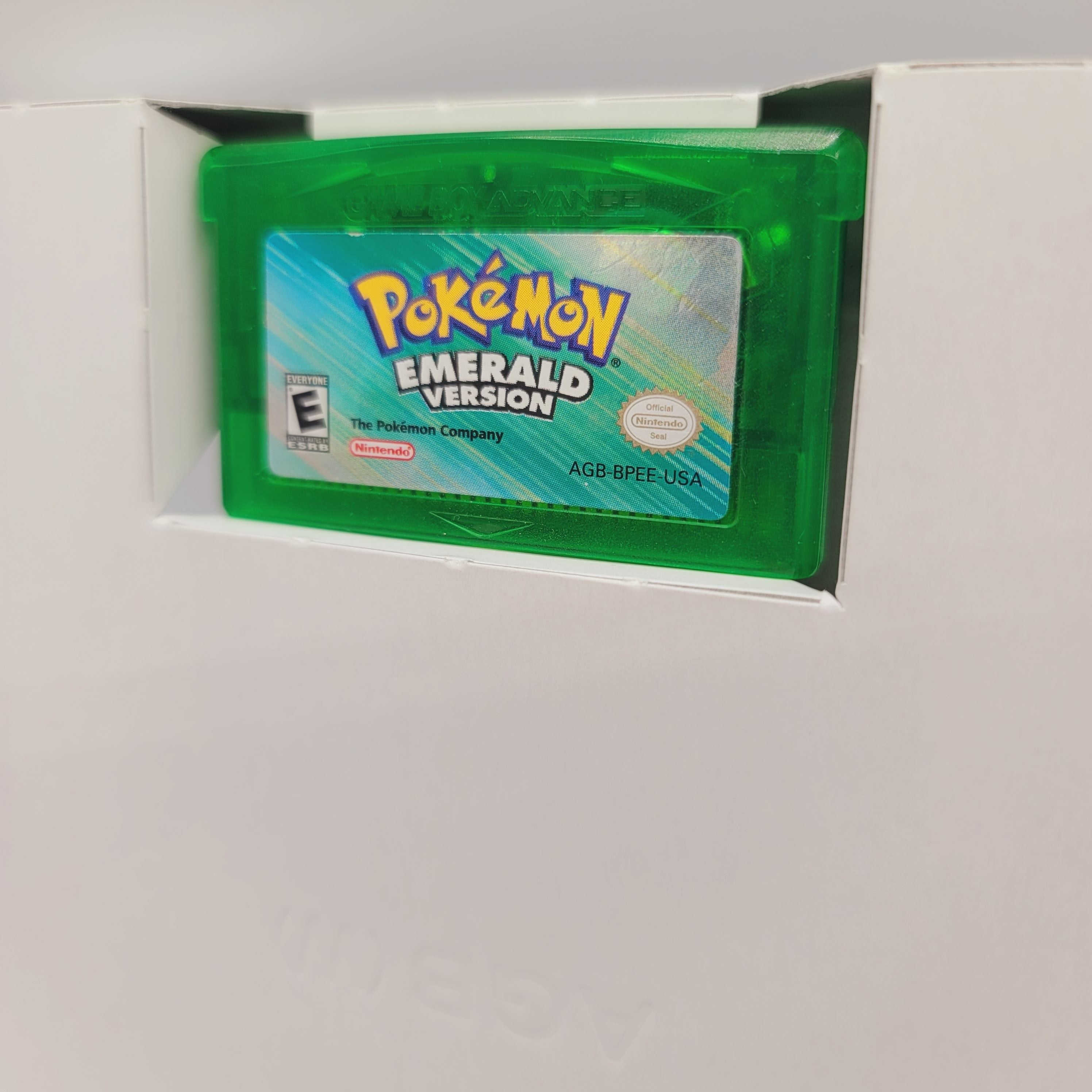 GBA - Pokemon Emerald (Complete in Box / B+ / With Faded Manual)