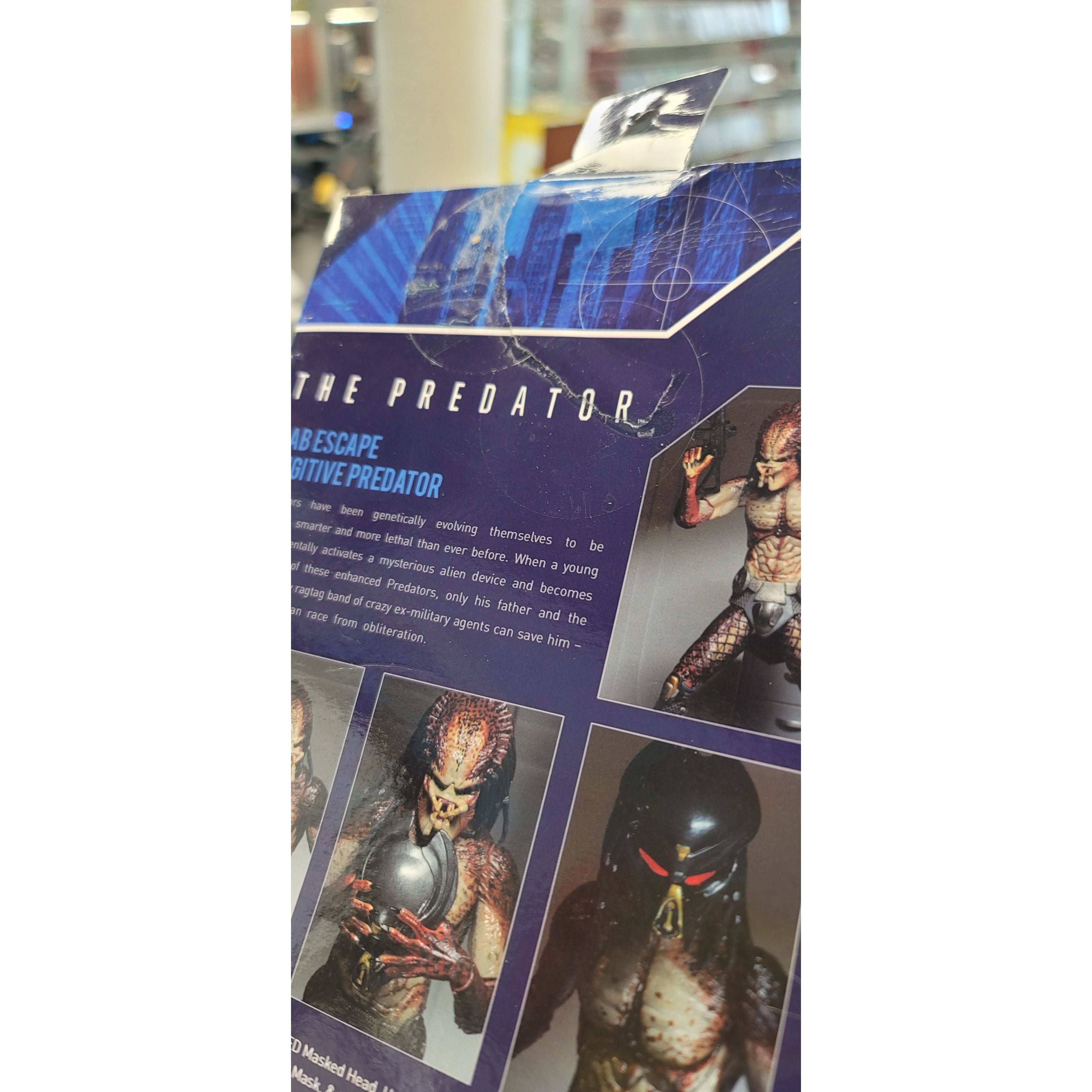 The Predator Lab Escape Fugitive Predator by NECA