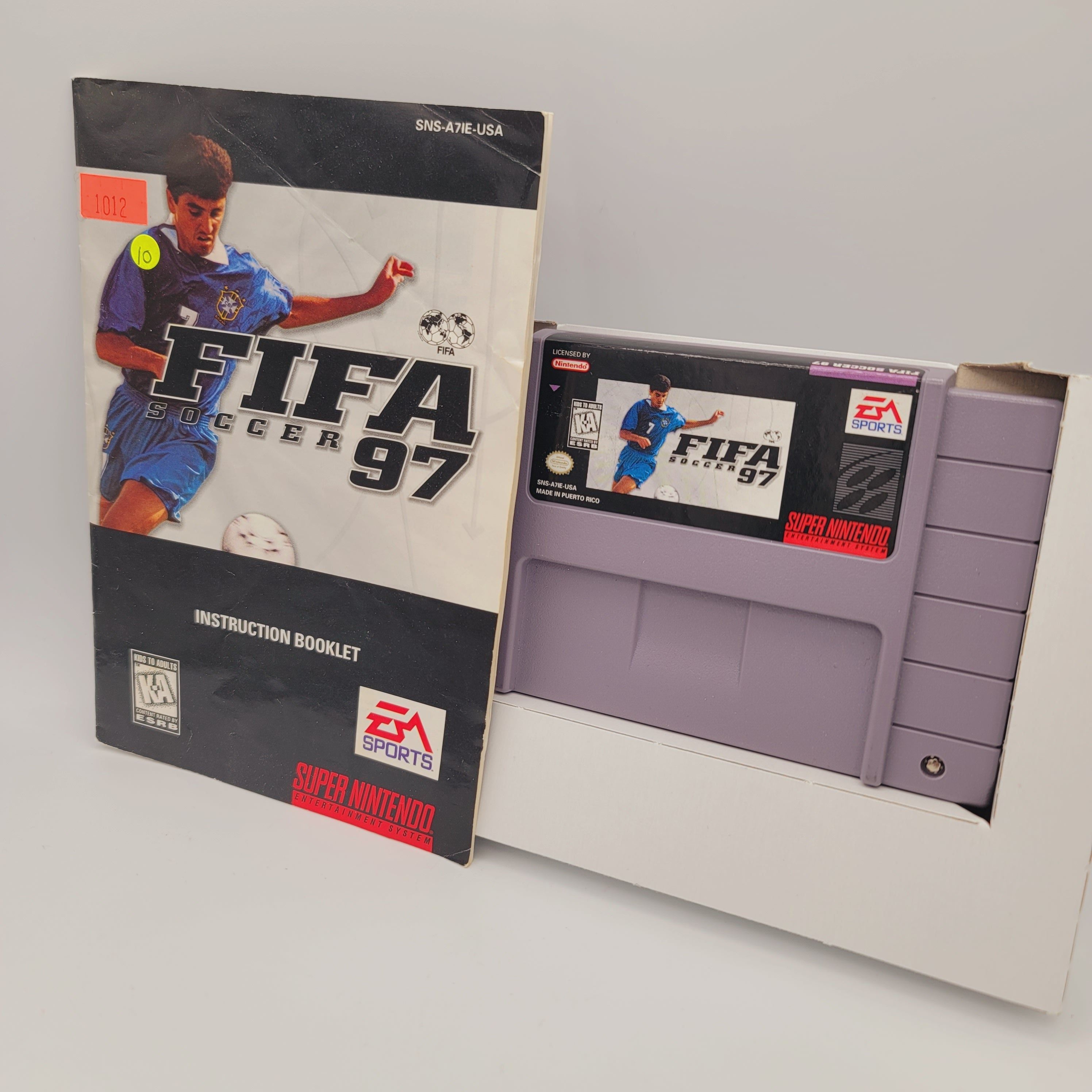 SNES - FIFA Soccer 97 (Complete in Box / B+ / With Manual)